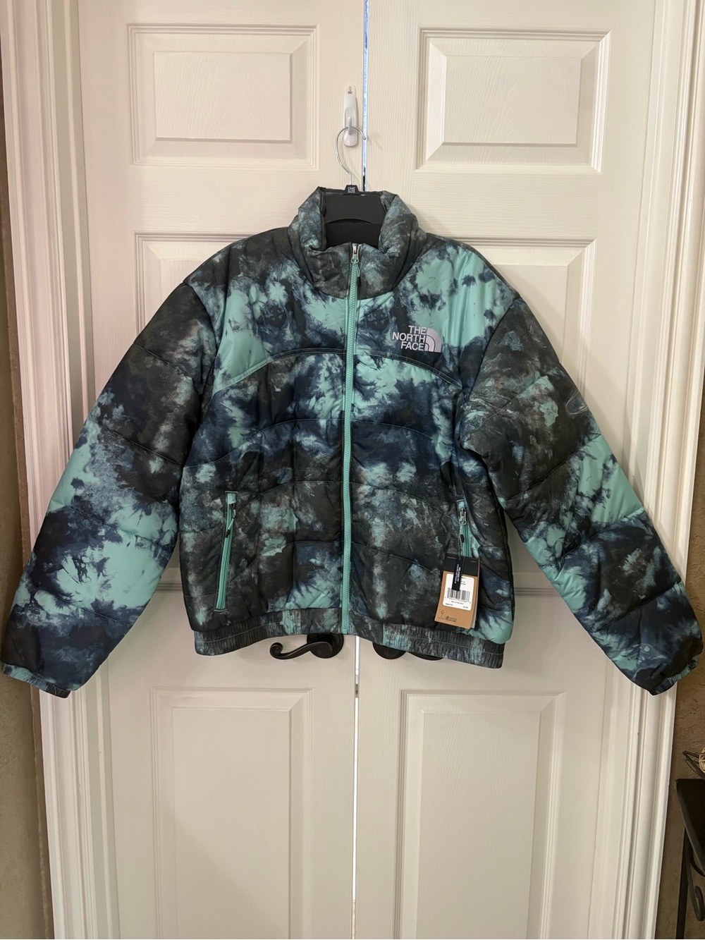 NWT - The North Face Men’s Teal & Black Puffer Jacket. Size: Large